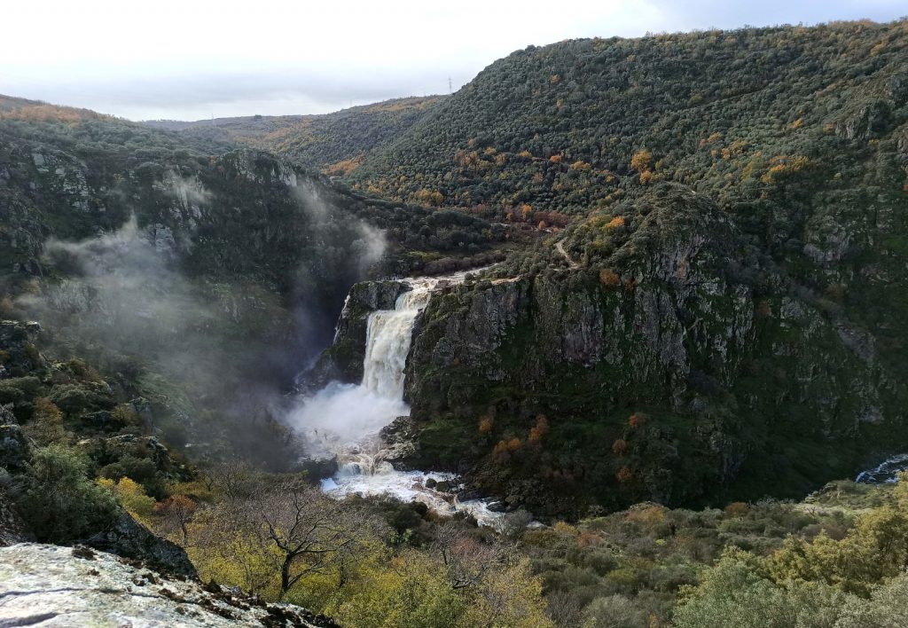 cascada cercana a nuestra finca